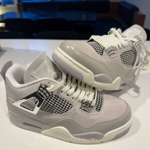 NEW Nike Air Jordan 4 Retro - ‘Frozen Moments’ - Gray / White - Size 9